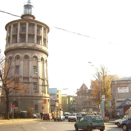 Mosilorcentralboutique Bukares Bagian luar foto